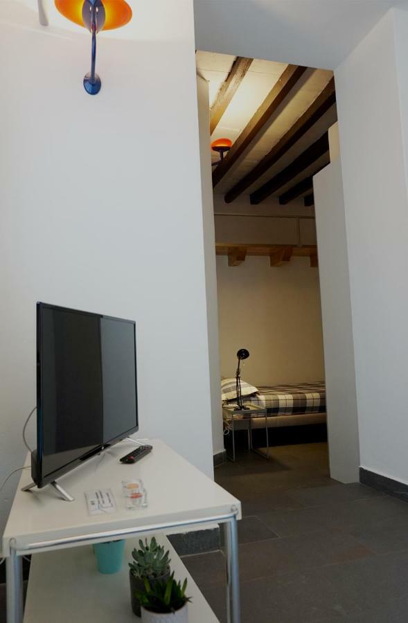 Studio Apartment Vicolo Lavandai Milan Exterior photo